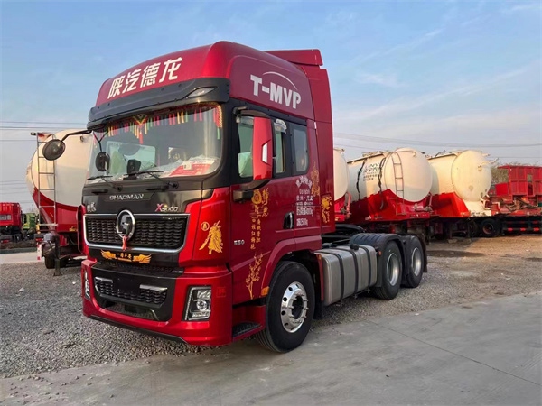 二手德龍牽引車