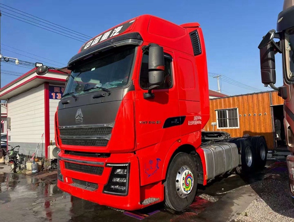 二手豪沃牽引車多少錢