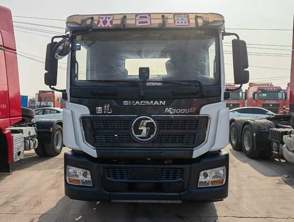 二手德龍M3000S矮頂牽引車(chē)